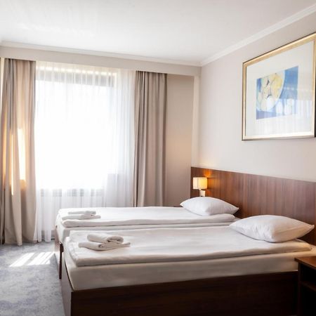 Hit Apartments Warsawa Bagian luar foto