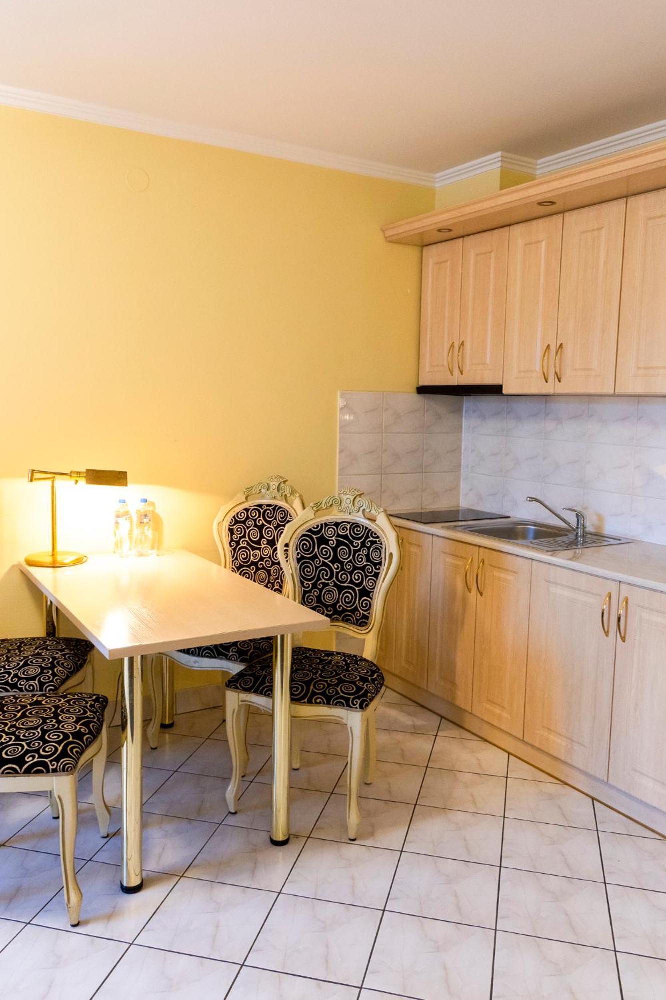 Hit Apartments Warsawa Bagian luar foto