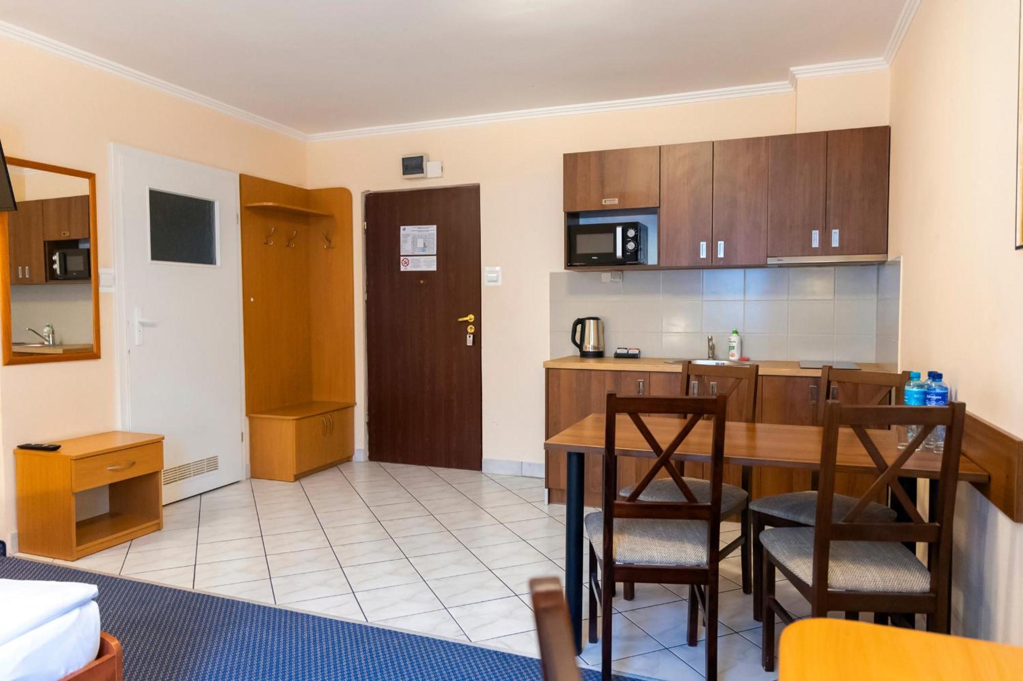 Hit Apartments Warsawa Bagian luar foto