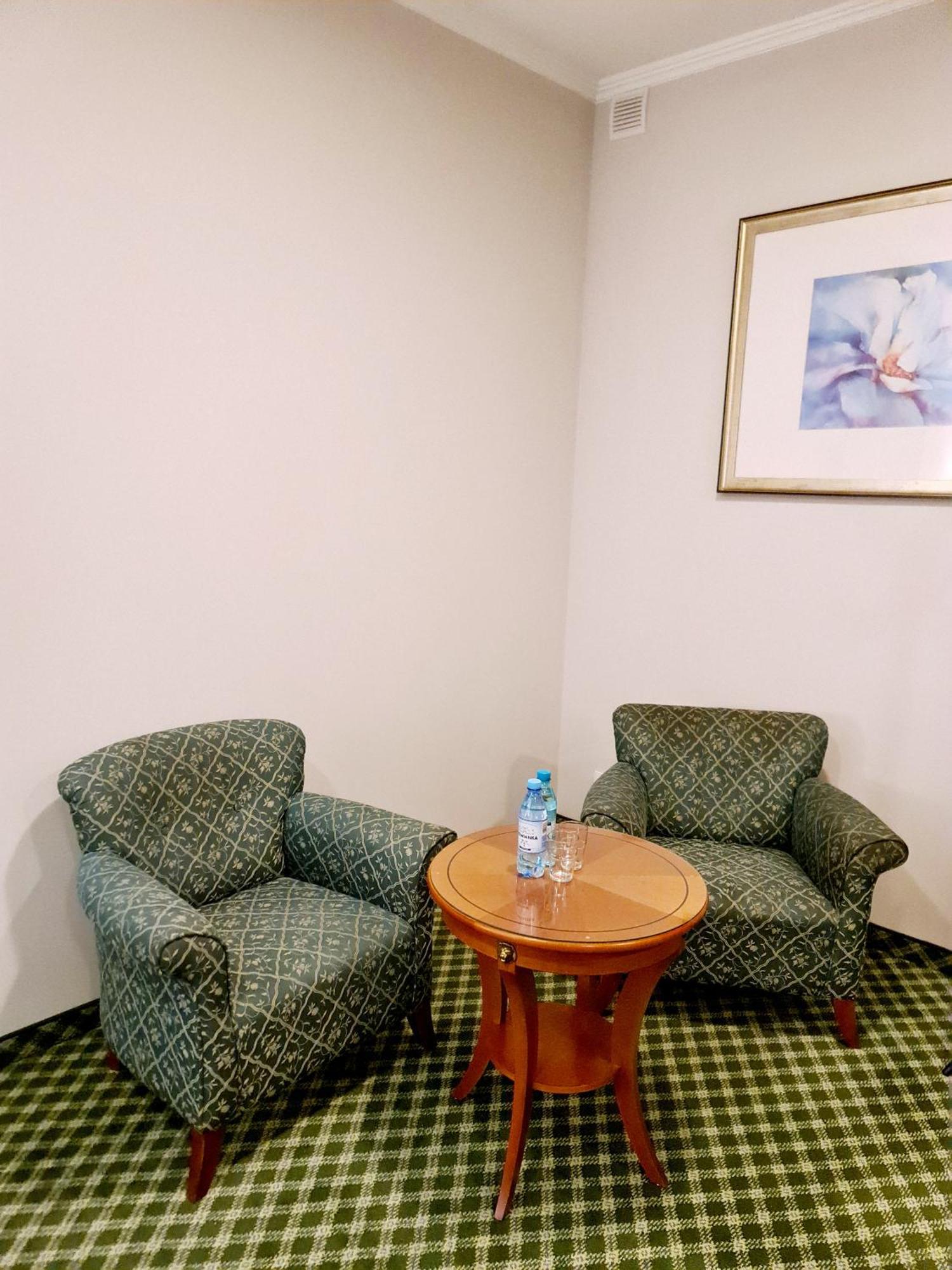 Hit Apartments Warsawa Bagian luar foto