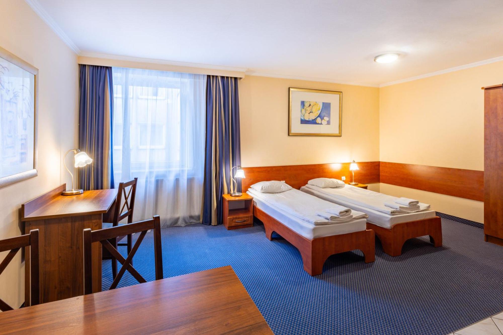 Hit Apartments Warsawa Bagian luar foto