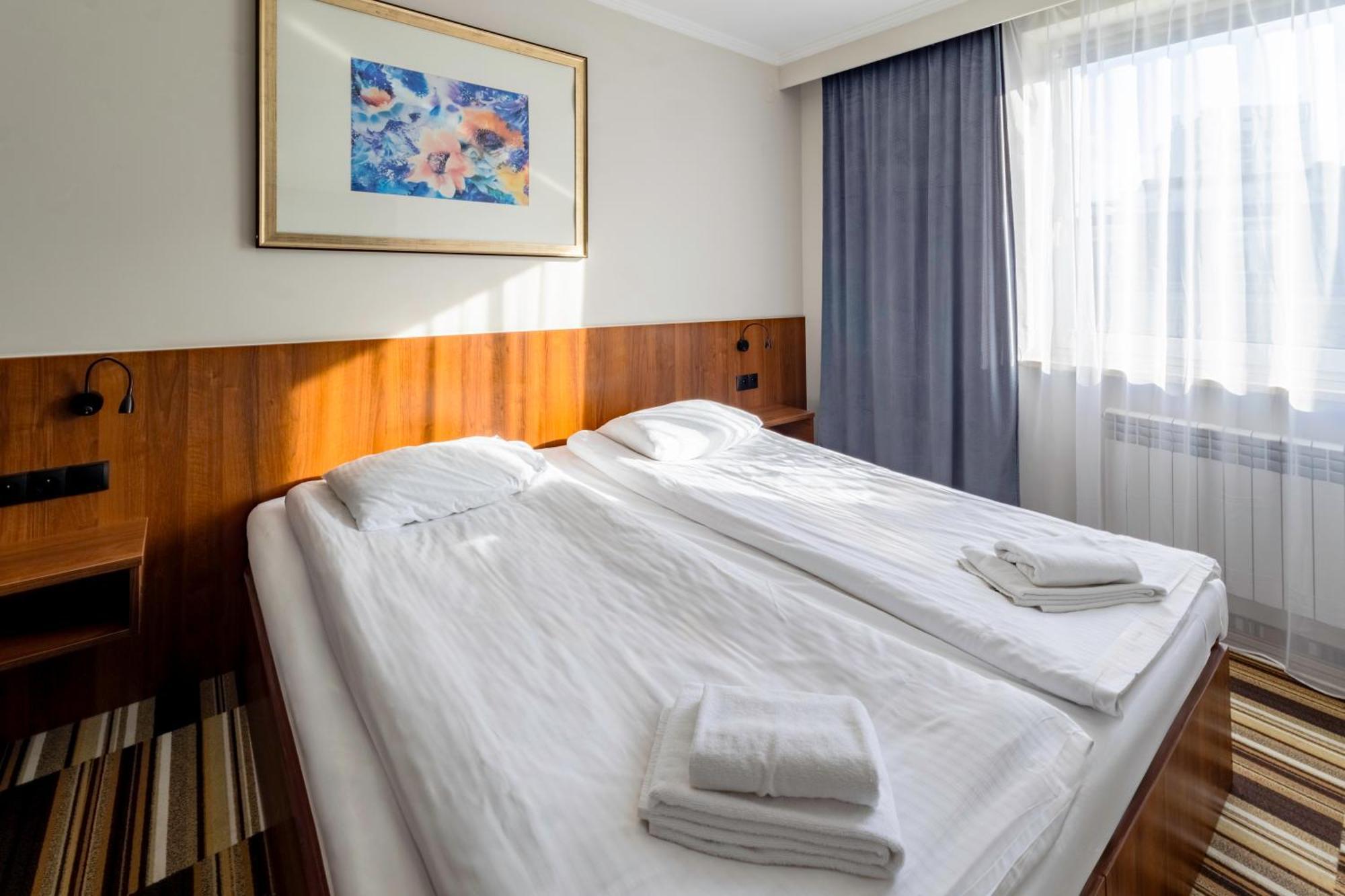 Hit Apartments Warsawa Bagian luar foto